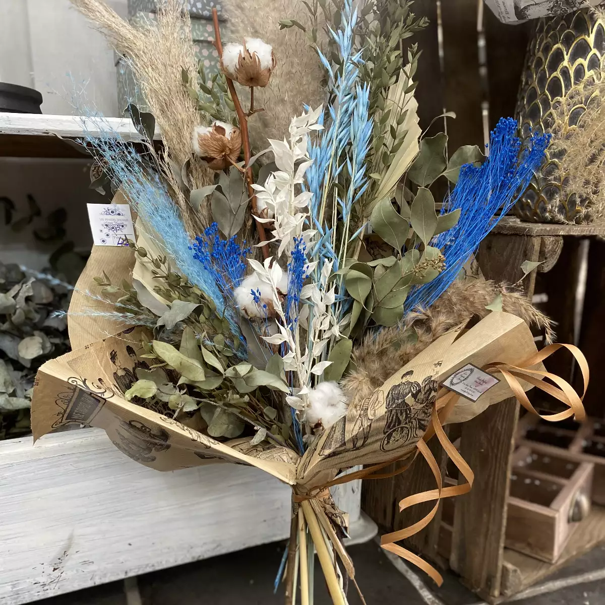 Bouquet hauteur en fleurs séchées tons bleue