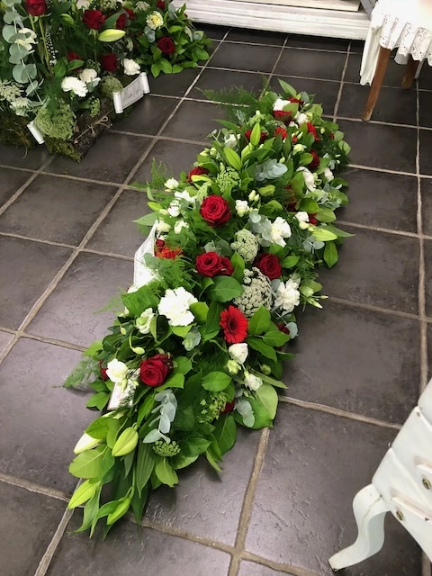 Dessus de cercueil rouge, blanc et vert taille M